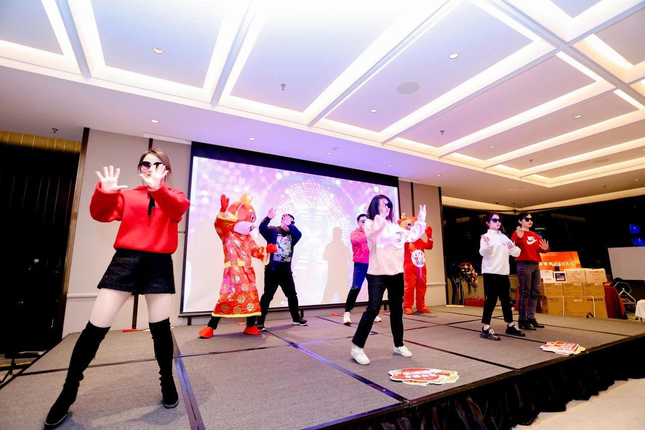 1727590762223980.jpg a9c8f1c057fbc6f7a7c6d125afdc8877.jpg